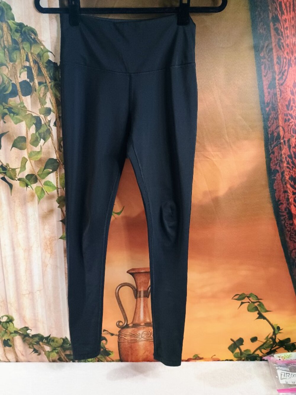 GUC: Lululemon Women's Size 8 Black High-Rise Leggings